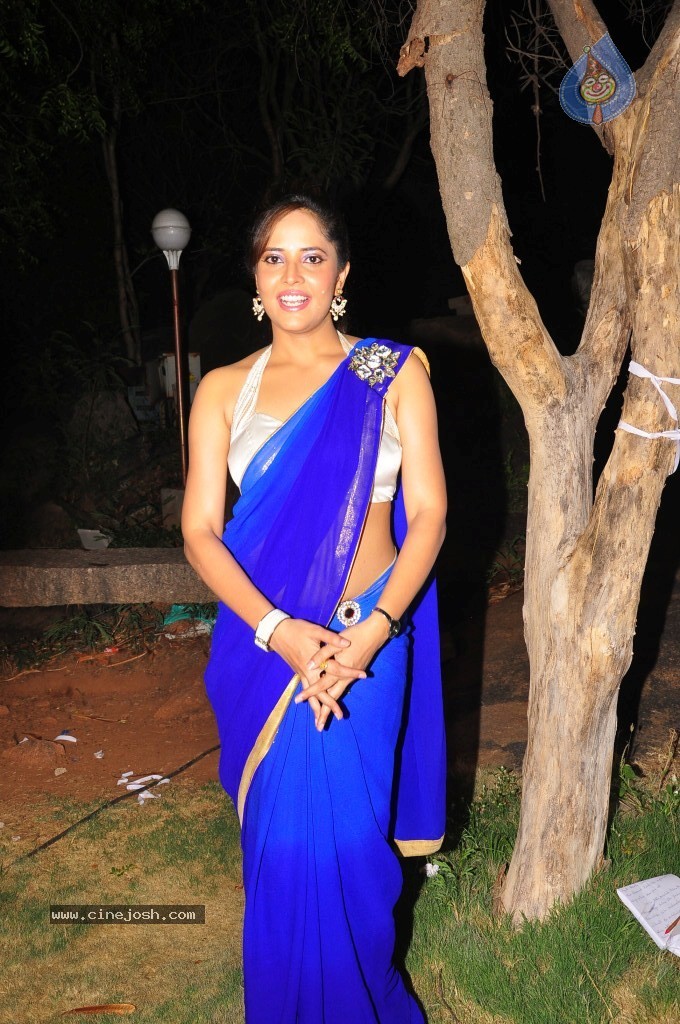 Anchor Anasuya Hot Stills - 15 / 31 photos