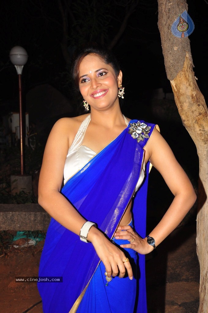 Anchor Anasuya Hot Stills - 19 / 31 photos