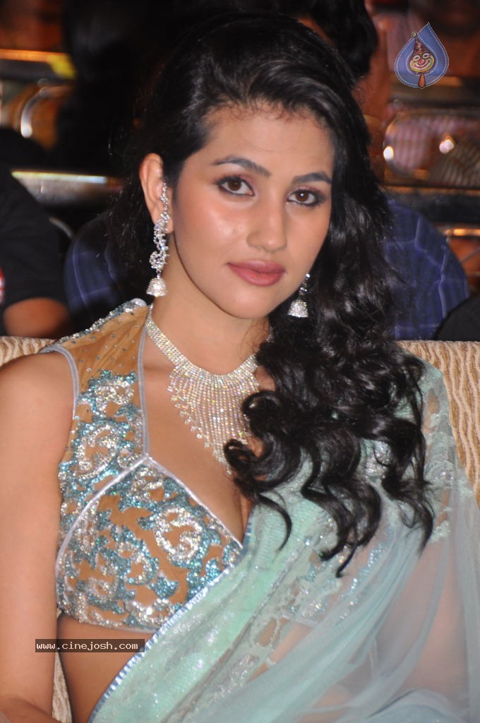 Anjali Lavania Spicy Stills - 28 / 45 photos