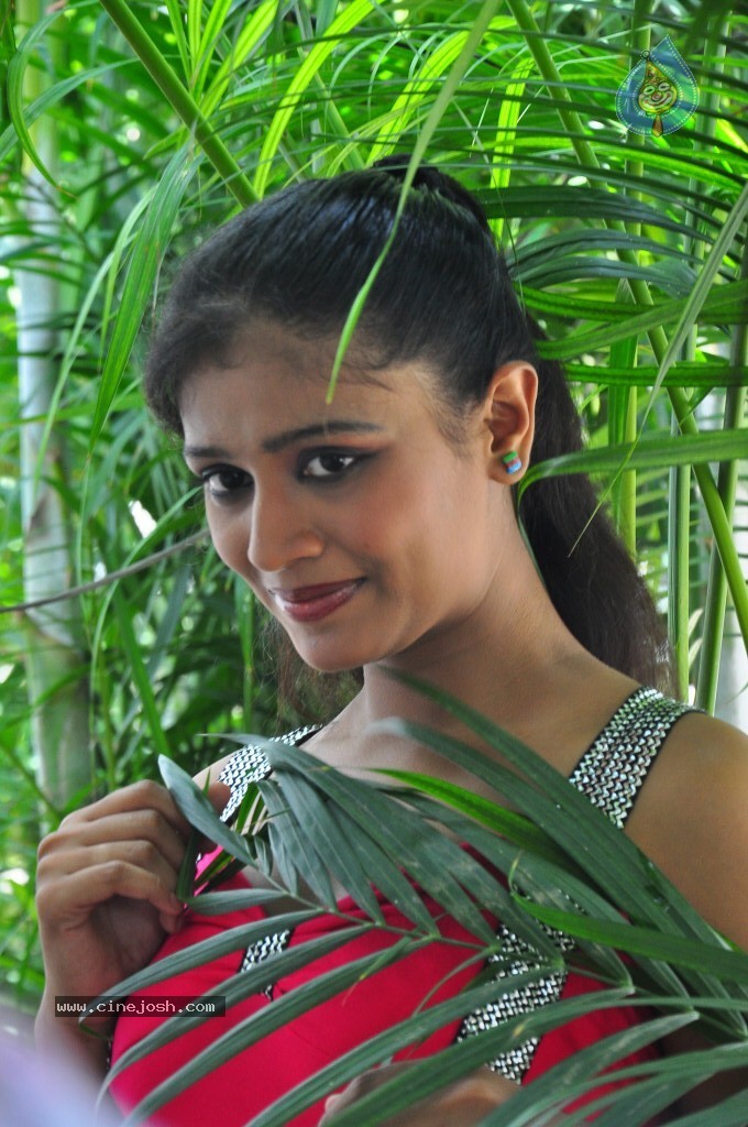 Anu Sri Spicy Stills - 30 / 75 photos