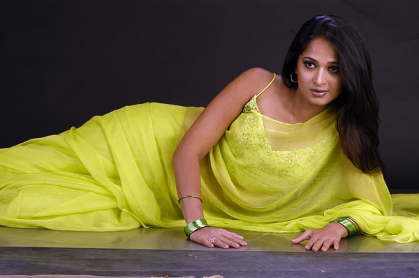 Anushka Hot - 106 / 111 photos