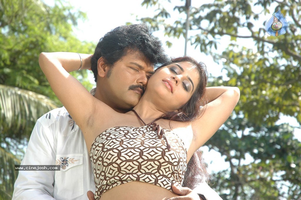 [Image: arakkonam_tamil_movie_hot_stills_2908121225_021.jpg]