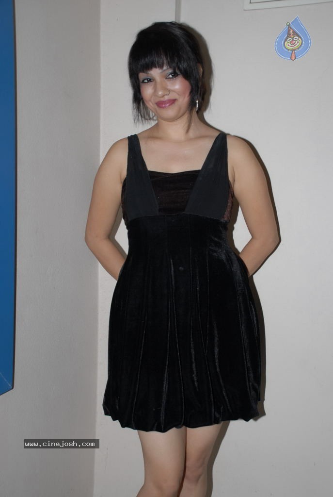 Arthi Karki Spicy Stills - 30 / 51 photos