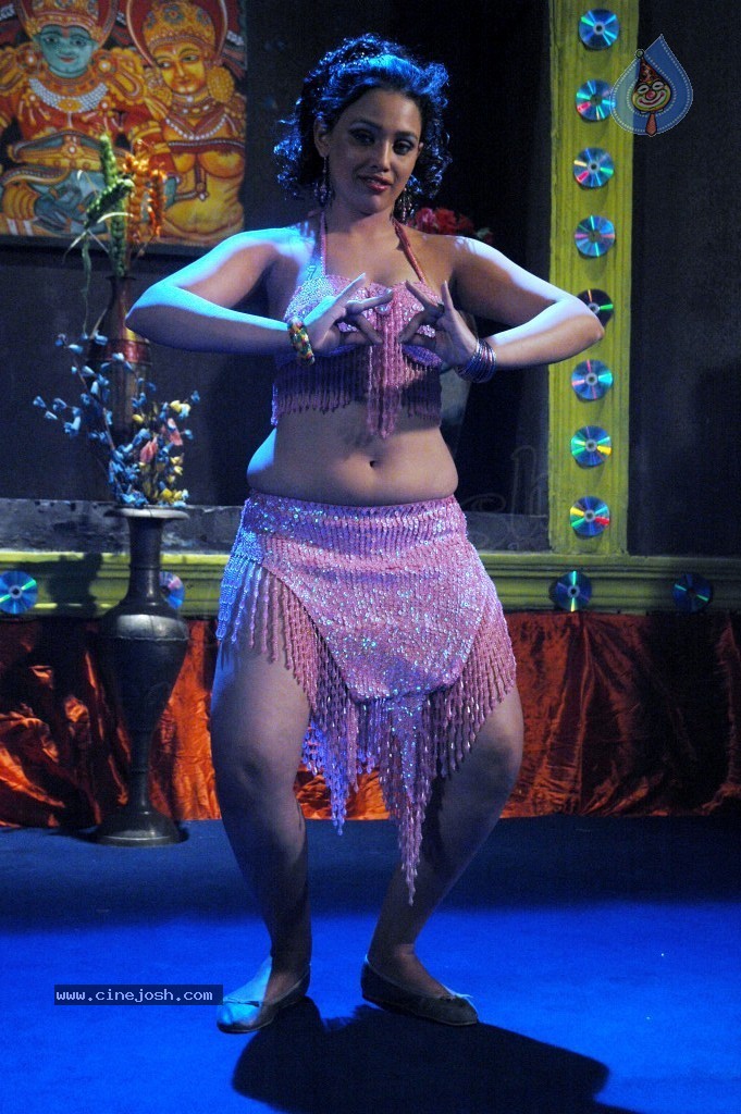 Arthi Spicy Photos - 98 / 101 photos