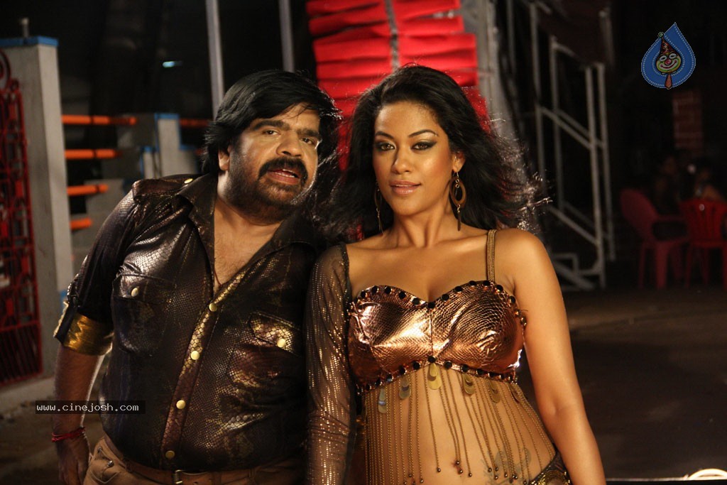Arya Surya Tamil Movie Hot Stills - 15 / 85 photos