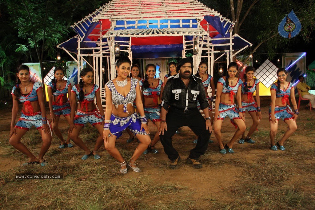 Arya Surya Tamil Movie Hot Stills - 26 / 85 photos