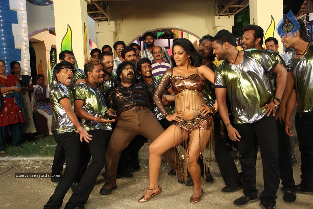 Arya Surya Tamil Movie Hot Stills - 73 / 85 photos