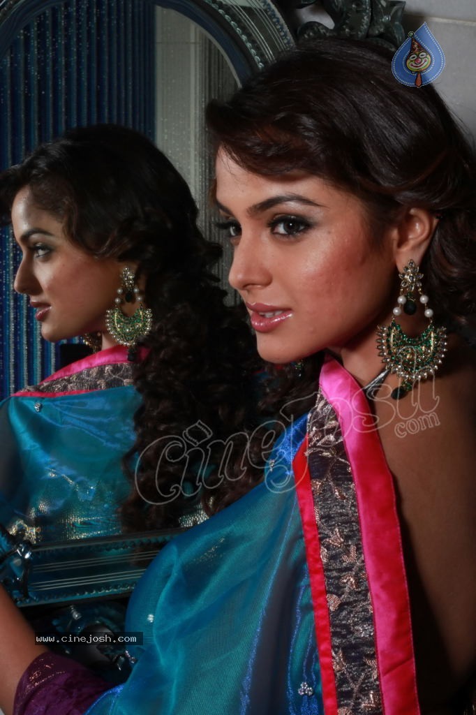 Asmitha Sood Hot Photos - 31 / 32 photos