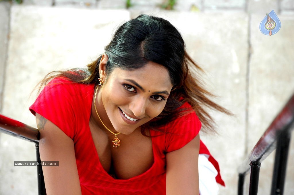 Avan Appadithan Tamil Movie Hot Stills - 3 / 35 photos