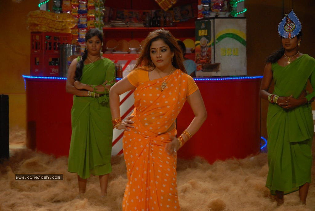 Bhaja Bhajantrilu Movie Hot Stills - 93 / 103 photos