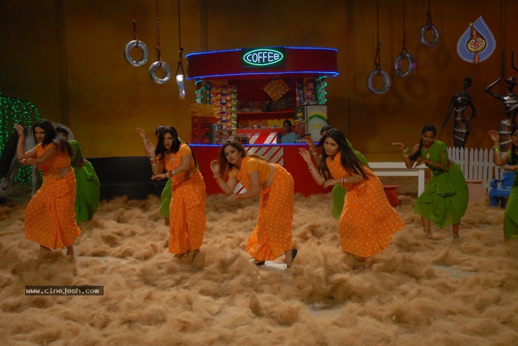 Bhaja Bhajantrilu Movie New Hot Stills - 20 / 181 photos