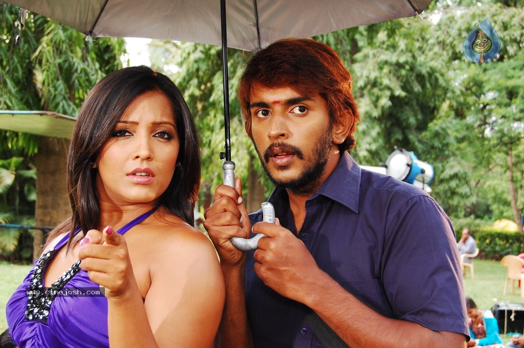 Bhaja Bhajantrilu Movie New Hot Stills - 88 / 181 photos