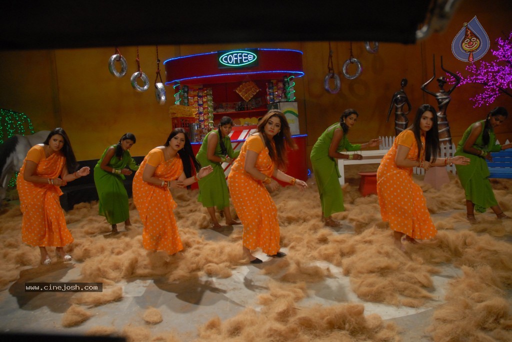 Bhaja Bhajantrilu Movie New Hot Stills - 145 / 181 photos