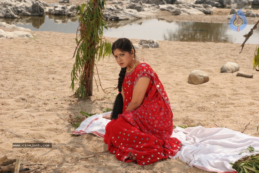 Bhaja Bhajantrilu Movie New Hot Stills - 164 / 181 photos