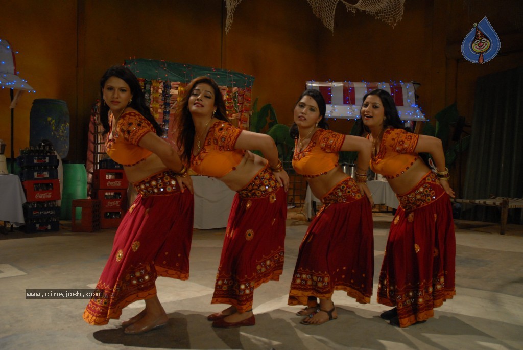 Bhaja Bhajantrilu Movie New Spicy Stills - 43 / 92 photos