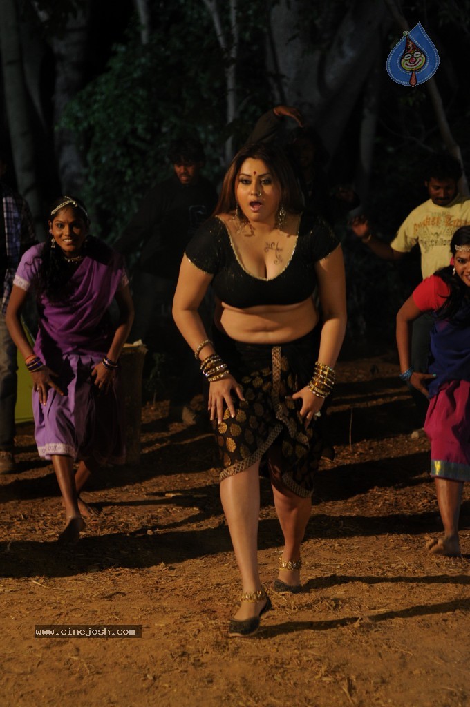 Bhaja Bhajantrilu Movie New Spicy Stills - 54 / 92 photos
