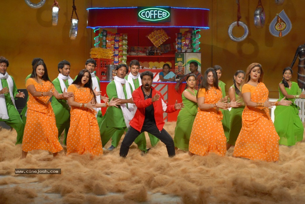 Bhaja Bhajantrilu Movie New Spicy Stills - 55 / 92 photos