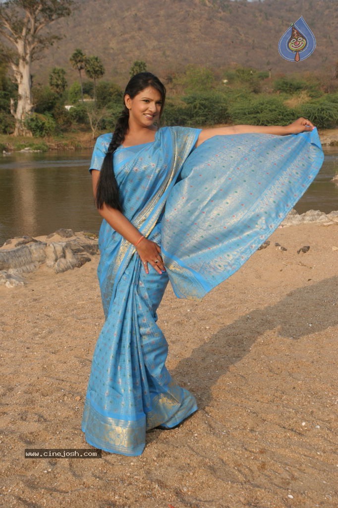 Bhaja Bhajantrilu Movie Spicy Stills - 38 / 52 photos