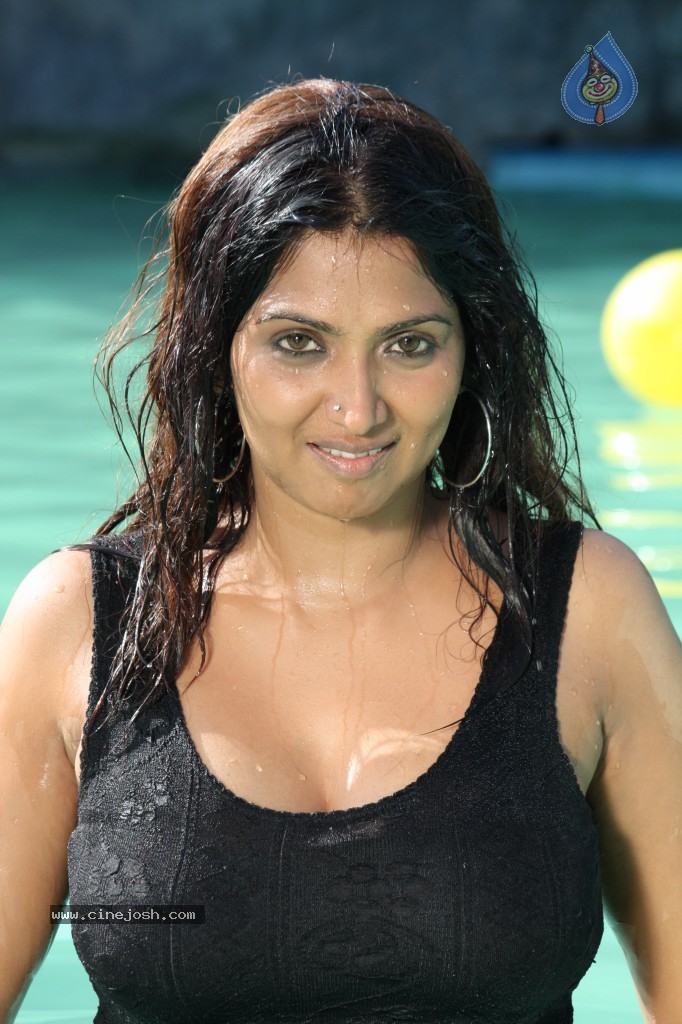 Bhuvaneswari New Spicy Stills - 25 / 49 photos