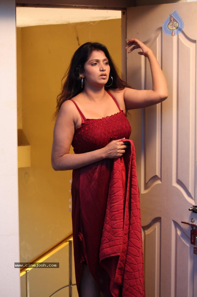 Bhuvaneswari New Spicy Stills - 27 / 49 photos