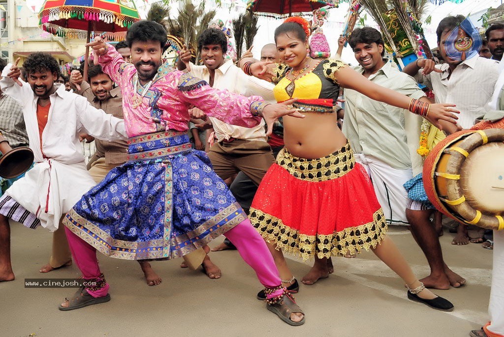 Bodinayakanur Ganesan Movie Hot Stills - 4 / 21 photos