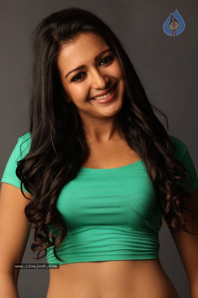 Catherine Tresa Spicy Stills - 38 / 97 photos