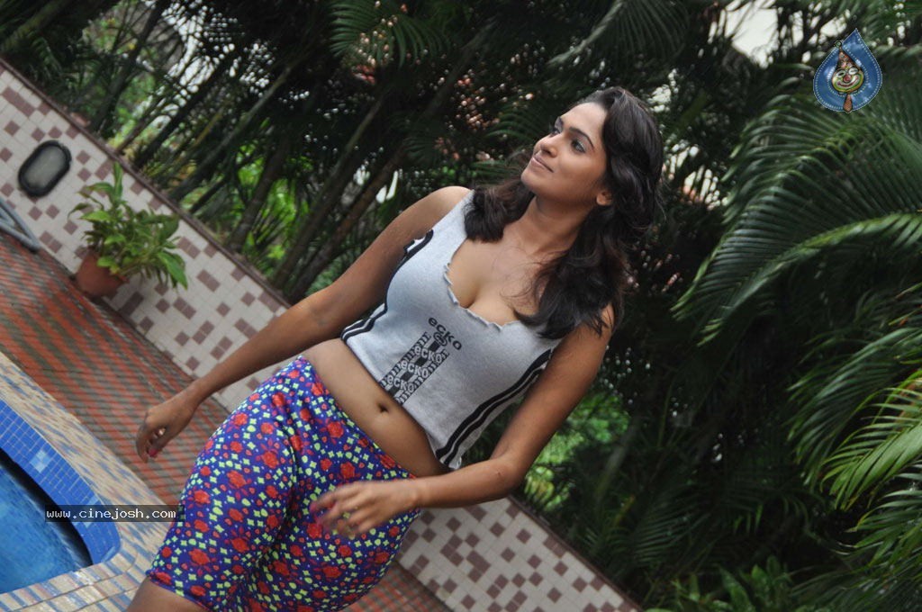 Chokkali Tamil Movie Spicy Stills - 49 / 67 photos