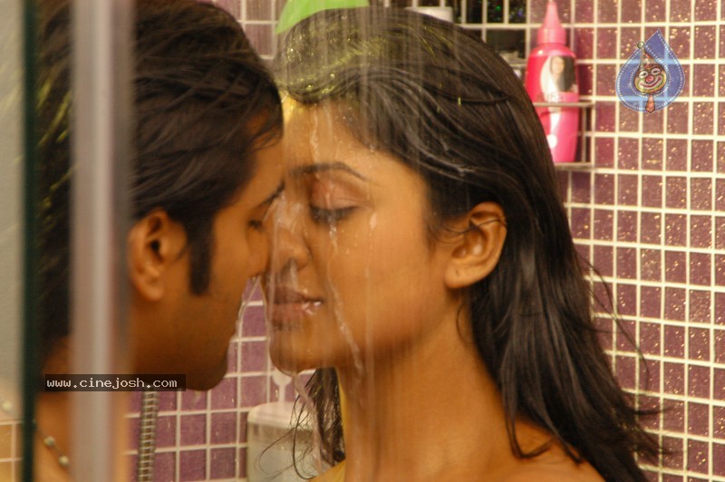 Chukkalanti Ammayi Chakkanaina Abbai Spicy Pics - 23 / 66 photos