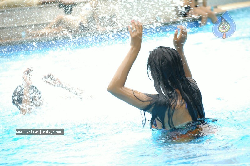 Chukkalanti Ammayi Chakkanaina Abbai Spicy Pics - 50 / 66 photos