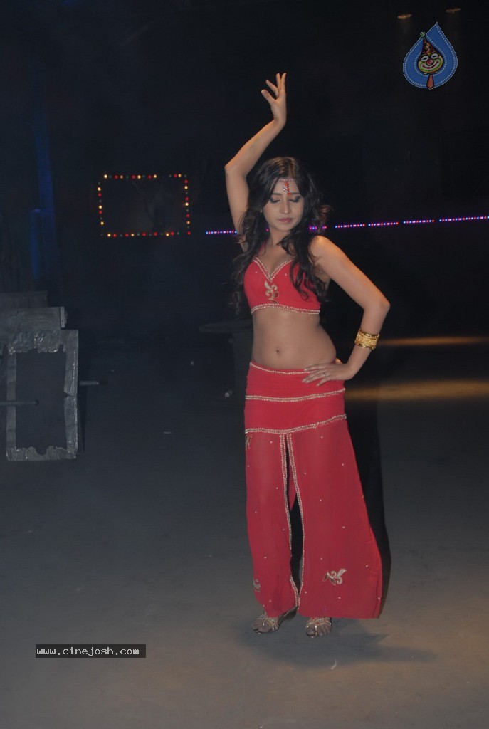 Divyayani Chakravarthi Spicy Stills - 3 / 37 photos