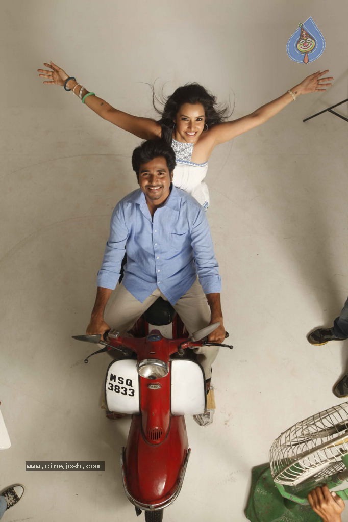 Ethir Neechal Tamil Movie Spicy Stills - 7 / 34 photos
