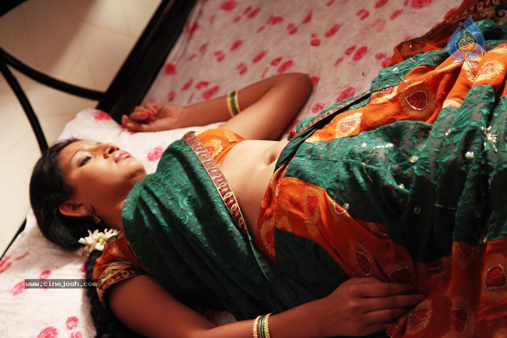 Full Guarantee Movie Hot Stills - 28 / 35 photos