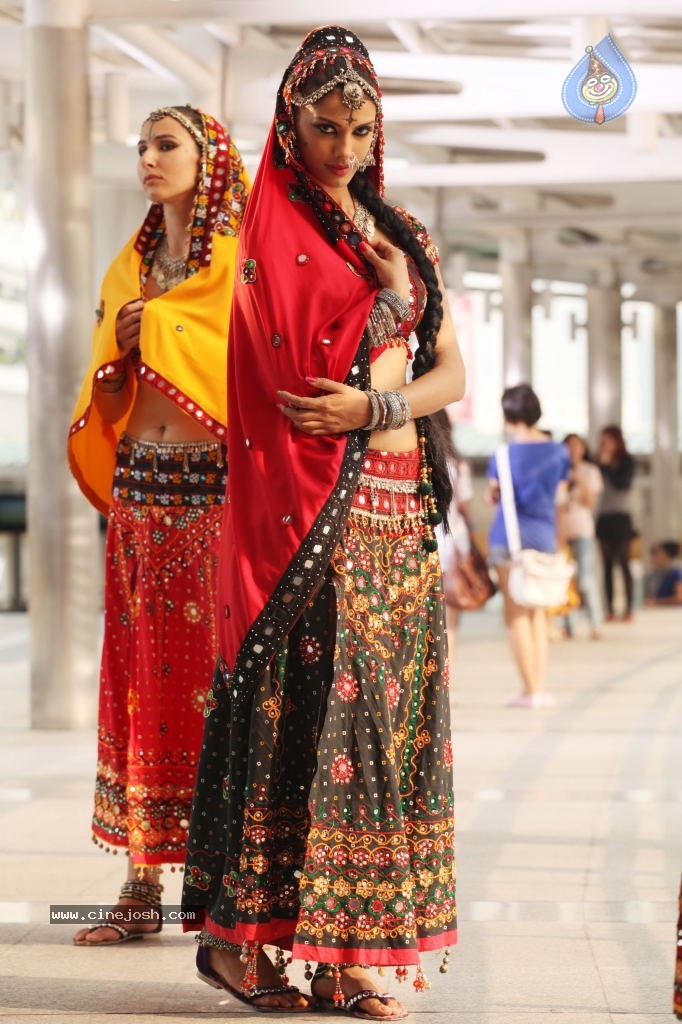 Gabriela Bertante Item Song Stills in DCM - 27 / 41 photos