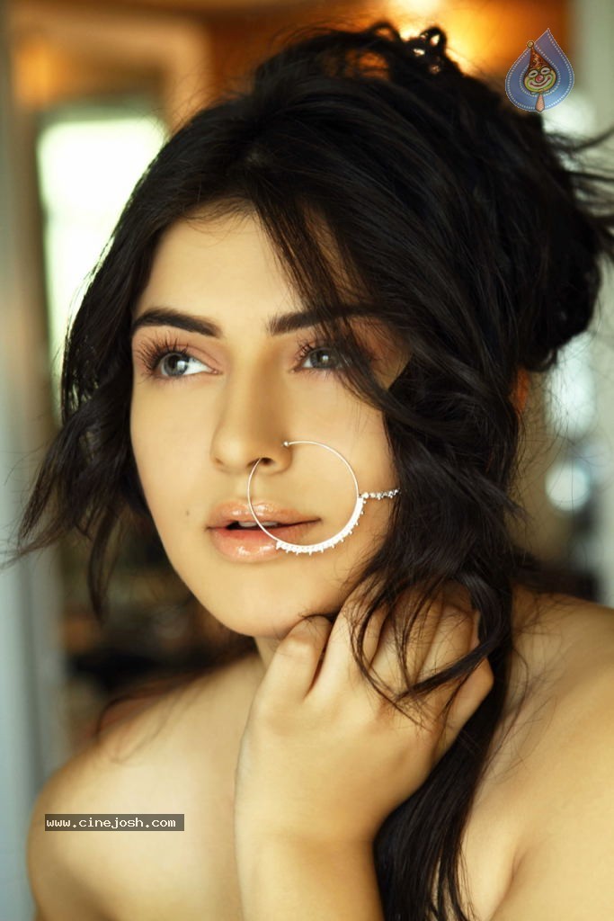 Hansika Latest Stills - 19 / 32 photos
