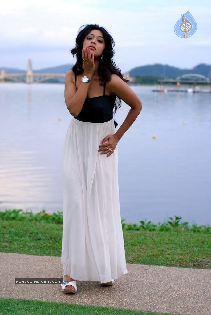 Harika (Payal Ghosh) Spicy Photos - 11 / 25 photos