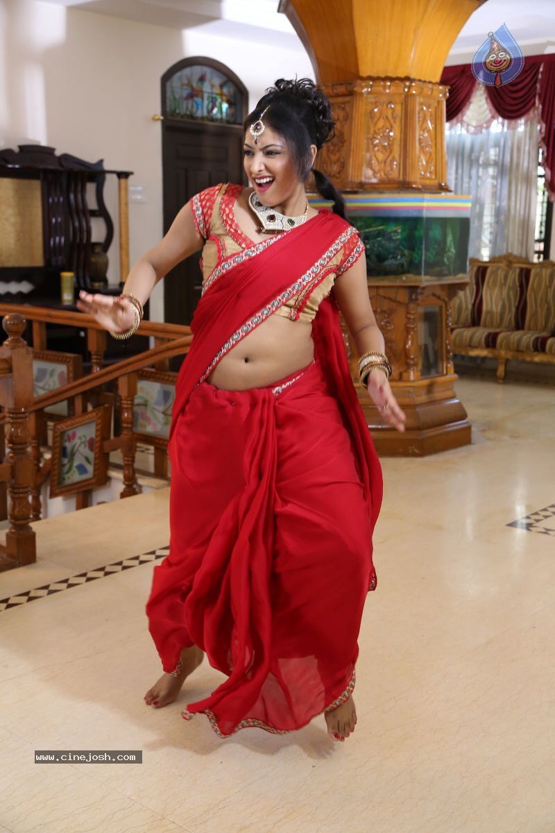 Haripriya Hot Pics - 46 / 92 photos