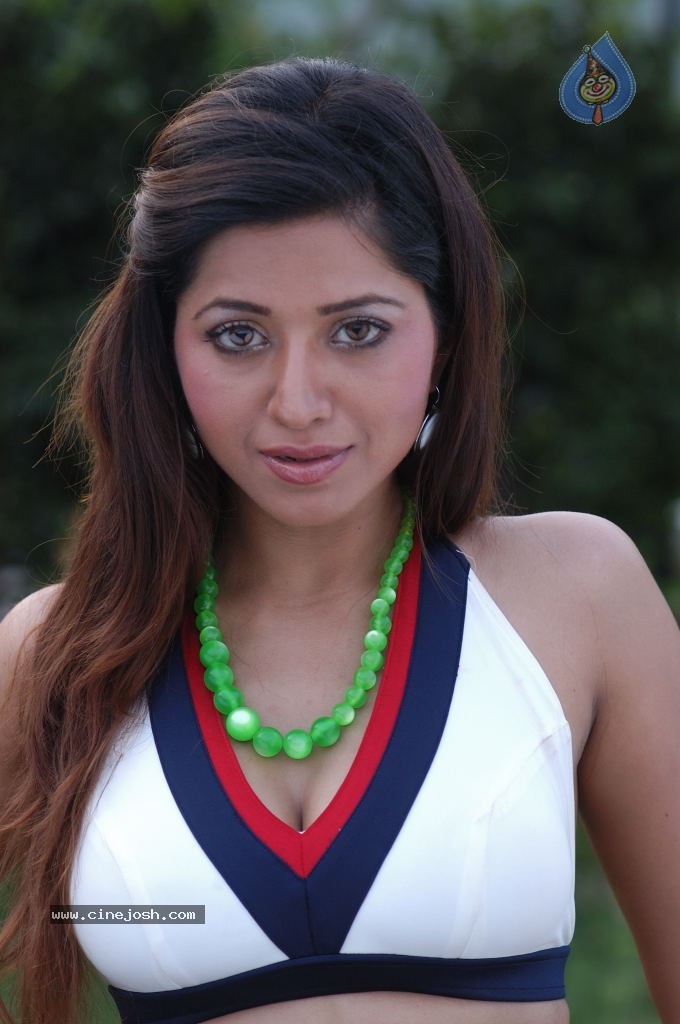 Hayi Hayigaa Movie Hot Stills - 9 / 50 photos