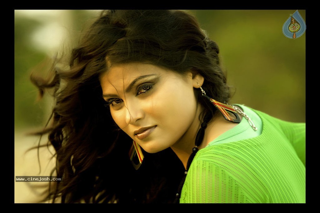 Hema Jilloju Portfolio Stills - 7 / 82 photos