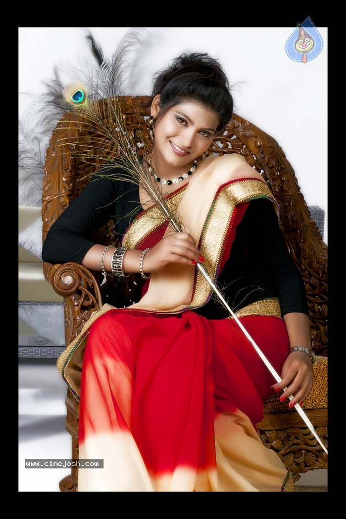 Hema Jilloju Portfolio Stills - 19 / 82 photos