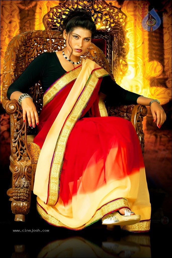 Hema Jilloju Portfolio Stills - 34 / 82 photos