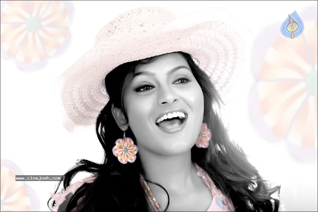 Hema Jilloju Portfolio Stills - 40 / 82 photos