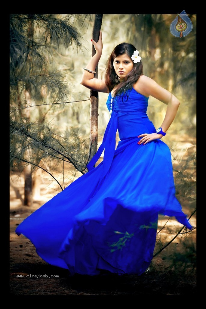 Hema Jilloju Portfolio Stills - 45 / 82 photos