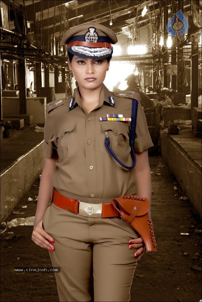 Hema Jilloju Portfolio Stills - 50 / 82 photos