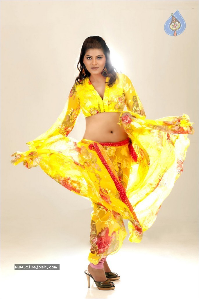 Hema Jilloju Portfolio Stills - 52 / 82 photos
