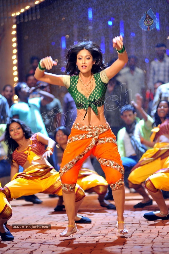 Ileana Spicy Stills - 28 / 40 photos