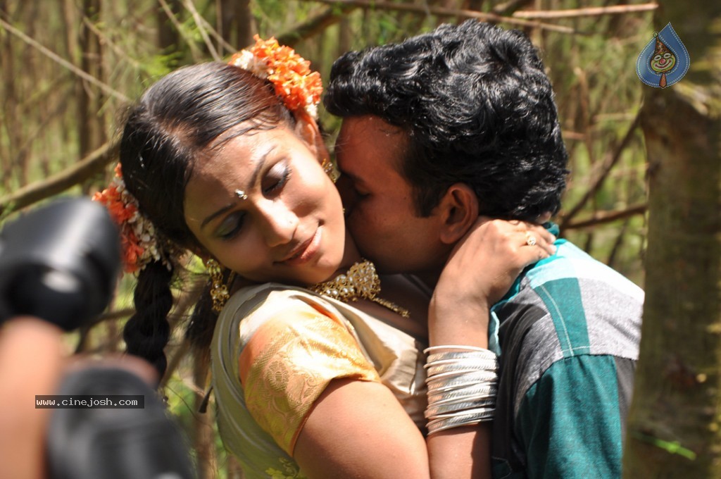 Intlo Ramudu Veedhilo Manmadhudu Hot Stills - 8 / 23 photos