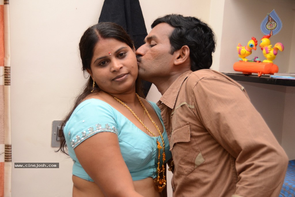 Intlo Ramudu Veedhilo Manmadhudu Hot Stills - 17 / 23 photos