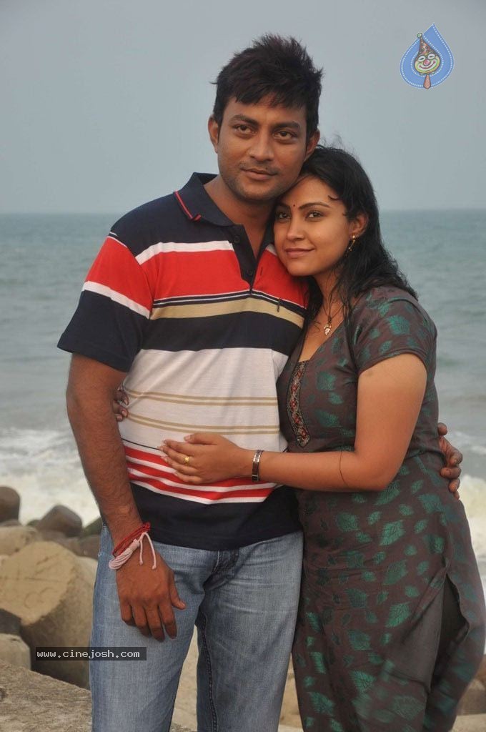 Ivan Yaroo Tamil Movie Hot Stills - 16 / 41 photos