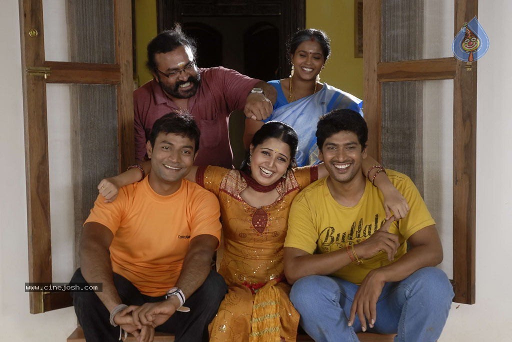 Ivan Yaroo Tamil Movie Hot Stills - 35 / 41 photos