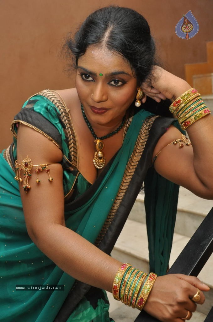 Jayavani Hot Stills - 21 / 59 photos